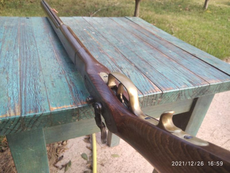 Hola. Vendería rifle Kentucky muy nuevo, solo estrenado. 
Precio 300€ más portes. De ardesa.  IMG_20211226_165808_1.jpg 11