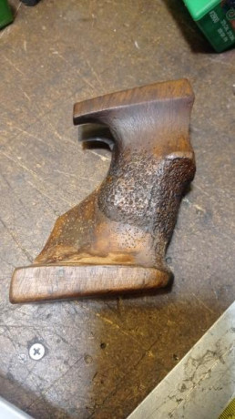 Vendo cacha de diestro.
Talla L 
Para pistola Fas Domino
50€porte incluido.
También teléfono o Wsap
659987963
Saludos 00