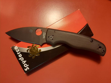Hola a todos,
Pongo a la venta esta SPYDERCO SHAMAN BLACK, con su caja original. Nunca ha sido usada. 02