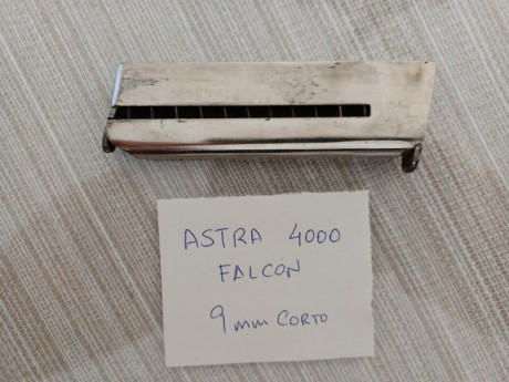 Vendo: 

-Cargador Pistola Star DKL 9 corto: 30 euros

-Cargador Pistola Astra 4000 Falcon 9 corto: 40 01