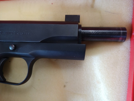 A la venta esta preciosa pistola Llama MAX II del calibre 45 ACP. Está en perfecto funcionamiento y es 00