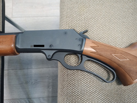 Marlin 336W 30-30     
Se vende , en perfecto estado, solo usada una caja de 20. Está impoluto
En Madrid.
Precio 00