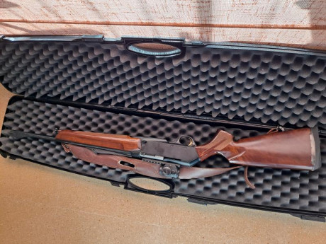 Vendo mi rifle Browning Long Track en 30-06. Alguna marca de uso pero no llega a 120 tiros. El motivo 00