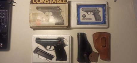 Vendo Astra Mod. Constable del calibre 22LR, con pocas señales de uso, con 2 cargadores, así como sus 02
