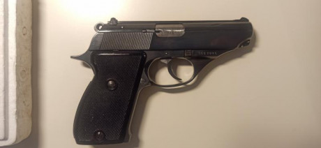 Vendo Astra Mod. Constable del calibre 22LR, con pocas señales de uso, con 2 cargadores, así como sus 00