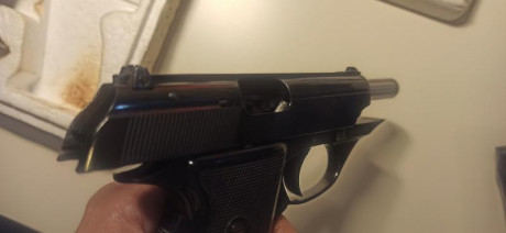 Vendo Astra Mod. Constable del calibre 22LR, con pocas señales de uso, con 2 cargadores, así como sus 10