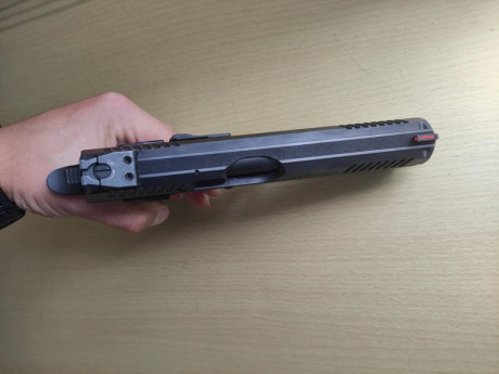 Buenas pues lo dicho pongo a la venta esta cz shadow que se vende por no usarse precisamente, en su caja 11
