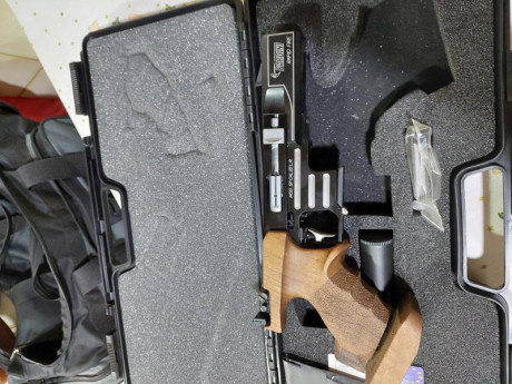 Se vende esta estupenda pistola de sobra conocida y contrastada,lleva su maletin original,juego de llaves,herramienta 01
