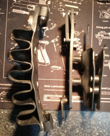 VENDO FUNDA DE DIESTRO PARA 1911 Y PORTACARGADOR PARA 5 CARGADORES CON IMAN (CARGADORES MONOILERA) VALIDOS 01