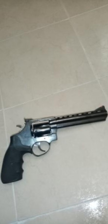 Se vende revolver TAURUS 357 6 pulgadas lleva con migo desde 2012 pero las circunstancias son así su precio 01