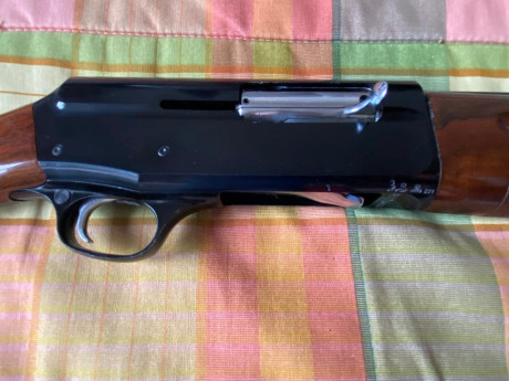 Se vende escopeta semiautomática Franchi modelo  b27580, de fabricación Italia, calibre 12/70, con capacidad 01