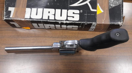 Un amigo vende su revolver Taurus Racing Bull del 454 Casull, el arma esta en perfecto estado mecánico 00