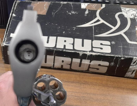 Un amigo vende su revolver Taurus Racing Bull del 454 Casull, el arma esta en perfecto estado mecánico 12