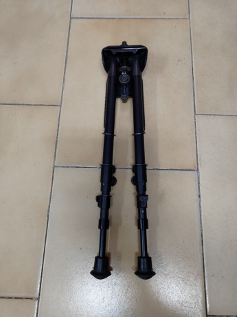 Se vende bipode Harris S25C, basculante de patas largas extensibles de 36 a 74cm. 120 eur. También se 02