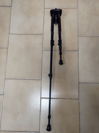 Se vende bipode Harris S25C, basculante de patas largas extensibles de 36 a 74cm. 120 eur. También se 00