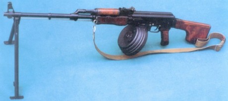 https://www.defensereview.com/us-marine-corps-selects-hk-iar-infantry-automatic-rifle-as-replacement-for-fn-m249-sawlmg/

Creíamos 30