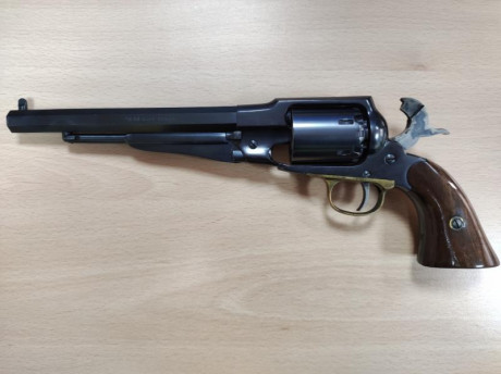 Se vende revolver de avancarga modelo Remington 1858 de la marca palmetto del calibre 44. Esta en buen 02