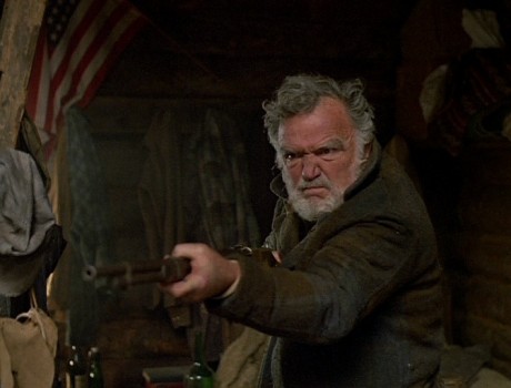 Compañeros,

En vista de las ganas de algunos (Elcafe, Wilcow, Vrakk, etc) por adivinar armas de películas 90