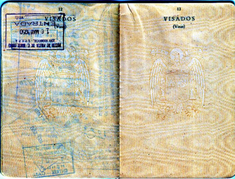  EN RECUERDO Y HOMENAJE A LOS QUE YA NO ESTÁN. 

Si pones en  GOOGLE   PASAPORTES EN LA MEMORIA  da igual 152