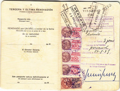  EN RECUERDO Y HOMENAJE A LOS QUE YA NO ESTÁN. 

Si pones en  GOOGLE   PASAPORTES EN LA MEMORIA  da igual 150