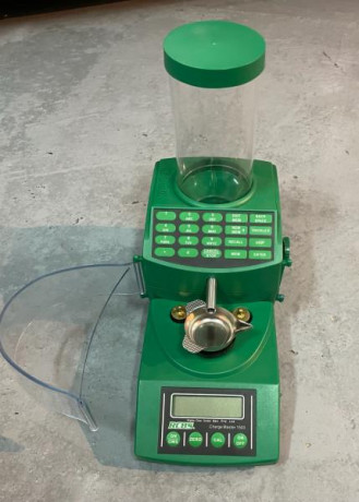 Vendo dosificador RCBS CHARGEMASTER COMBO sin usar, solo sacado de la caja para hacer fotos .
Precio 600€ 00