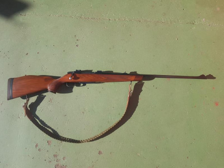 Vendo rifle Sauer 80 en cal. 300 Watherby.  En excelente estado.  Precio 1600€. Telf 666837888 02