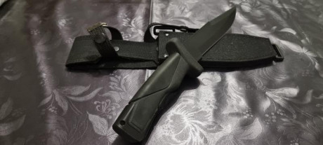 Aitor Hammerhead serie A-. En perfectas condiciones tanto el cuchillo como su funda.
Nunca se ha utilizado 10