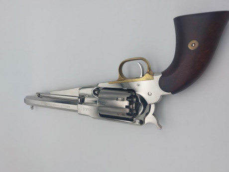 Revólver Pietta calibre 36 de 5,5" de longitud de cañón acabado níquel.
Poquísimos disparos, (menos 12
