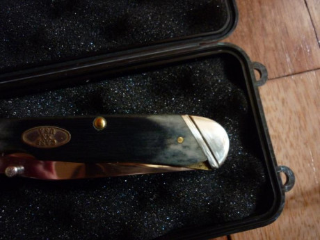 Vendo esta navaja americana. Acero quirúrgico Tru-Sharp, hoja de 8,1 cm, peso 94 gr y cachas sintéticas 10