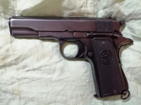Hola. Busco una pistola LLAMA III o STAR S de. 380Auto, (9 Corto), operativa en Libro de Coleccionista. 00