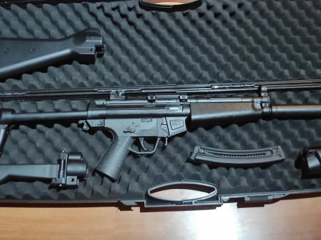 Pongo en venta mi réplica del MP5 de 22lr marca gsg-5 con sus accesorios originales,dos raíles picatini 00