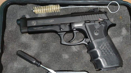 Taurus PT99 AF de reestreno , esta nueva , tres cargadores , 350 eur o cambio por Visor Red dot holográfico 00
