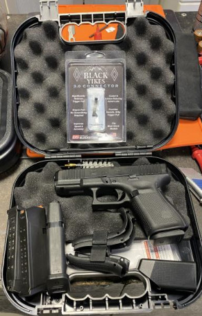 Vendo Glock-19 5GEN
Impecable, poquísimos tiros.
Conector 3 Lb
4 cargadores
650€ + Portes.
Rebajada a 01