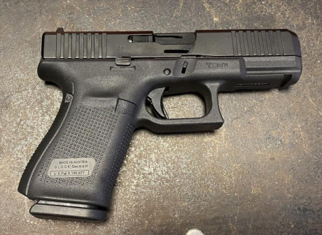 Vendo Glock-19 5GEN
Impecable, poquísimos tiros.
Conector 3 Lb
4 cargadores
650€ + Portes.
Rebajada a 00