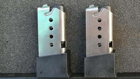 Por si a alguien le viene bien y le interesa, pongo a la venta estas piezas:  

1 Cacha ambidiestra  40€
1 00