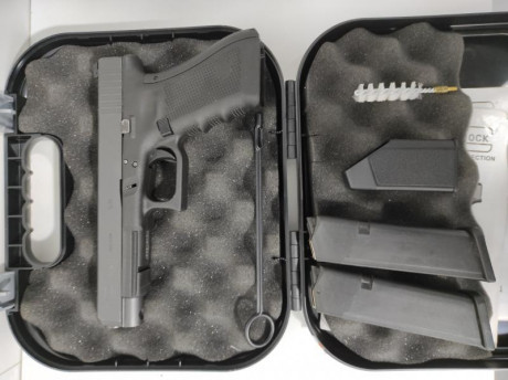 Buenos días gente, busco una CZ 75 o GLOCK 17 / 34 en buenas condiciones y por un precio razonable, preferiblemente 52
