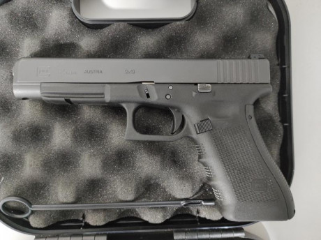 Buenos días gente, busco una CZ 75 o GLOCK 17 / 34 en buenas condiciones y por un precio razonable, preferiblemente 51