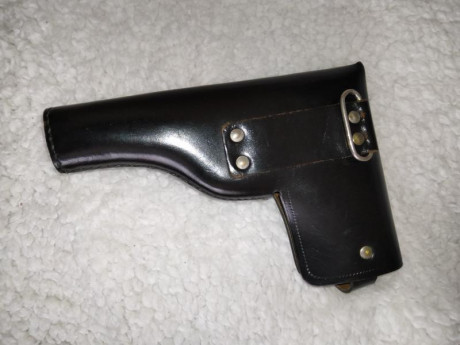 Hola, pongo este anuncio para ir quitandome fundas de pistola repetidas, tanto replicas como originales 62