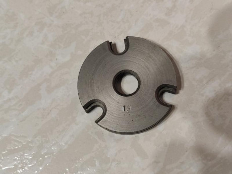 Haciendo limpieza me ha salido este Shell Plate Lee 19 que ya no utilizo compatible en máquinas LEE PRO 00