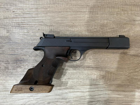 Muy buenas por dejar la afición pongo a la venta una pistola de precisión erma del 22 lr  agrupa muy bien 01