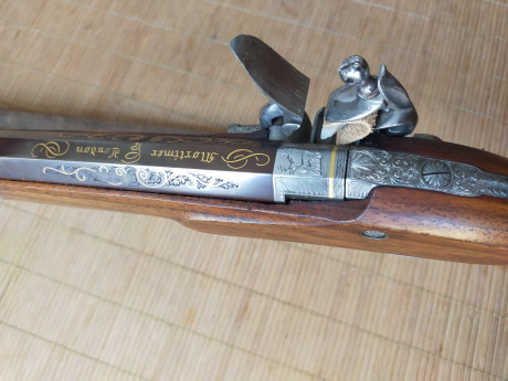 Se vendé fusil de avancarga Pedersoli Mortimer modeló L 239 a chispa , precio 1580€ contactó 646422804, 01