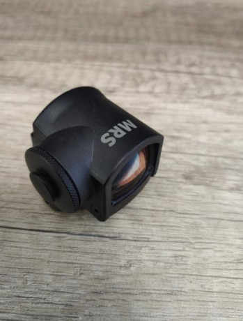 Punto rojo steiner MRS como nuevo. Enlace con características. 
https://www.steiner.de/de-de/es_ES/cat/productos-10986/shooting-10951/Sights-10917/Micro-Reflex-Sight-10927/
250€ 00