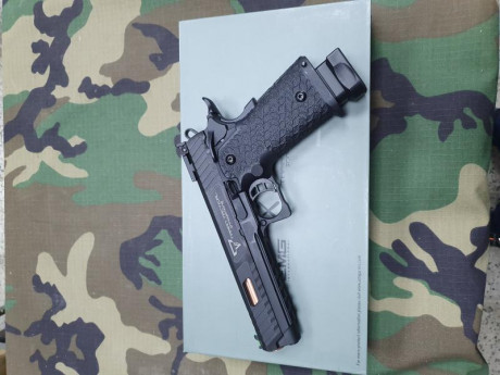 Vendo jw3 combat master 
Cargador adicional de co2
Funda.
Es todo nuevo
Precio 250€ 02