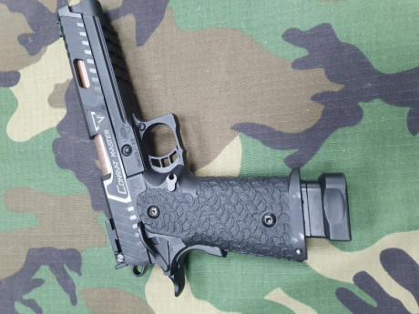 Vendo jw3 combat master 
Cargador adicional de co2
Funda.
Es todo nuevo
Precio 250€ 00