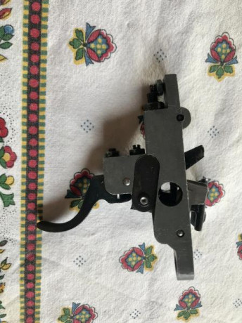 Por cambiar de disparador, vendo el original del Santa Barbara.
Precio 100€, portes aparte.
En Madrid, 01