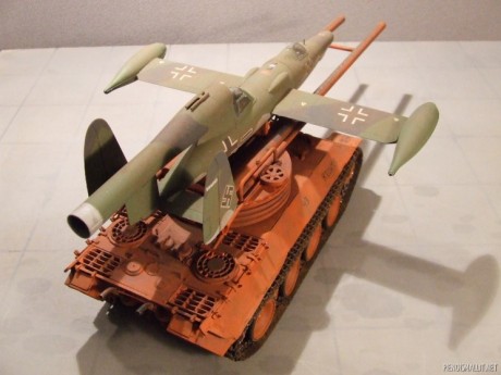 Abro este hilo ya que no puedo trasladar el de maquetas en conversación general, y porque pretendía dar 112