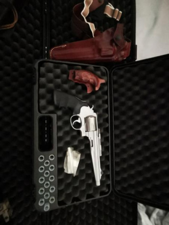 Se vende excelente revolver

El arma está en Castellon

Marca: S&W
Modelo: M629 Performance Center 22