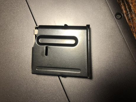 Cargador rifle CZ  Cal 222
Capacidad cargador : 5 
Estado : poco uso
Precio 45 euros 
Ubicación: Barcelona 01