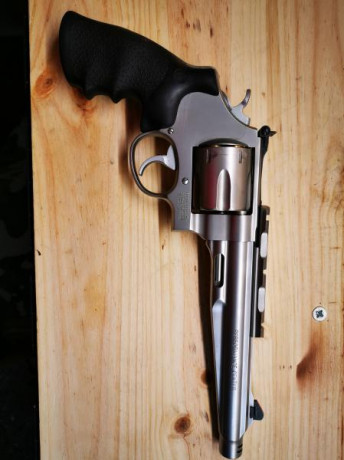 Se vende excelente revolver

El arma está en Castellon

Marca: S&W
Modelo: M629 Performance Center 30