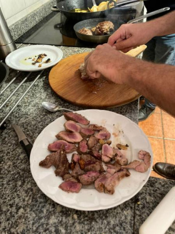 Hoy para comer acelgas hervidas y chuletón de vaca gallega vieja con seis semanas de maduración en cámara 150